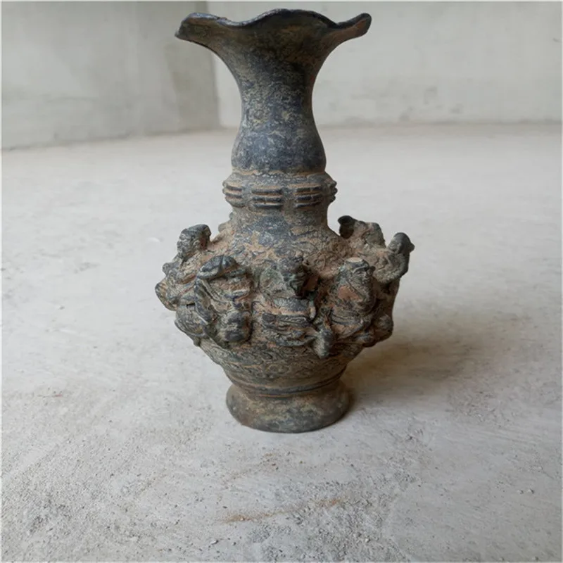 Bronze unearthed from antiques collection of eight immortals vase sculpture decoration collection of zhenzhai decoration
Bronze unearthed from antiques collection of eight immortals vase sculpture decoration collection of zhenzhai decoration