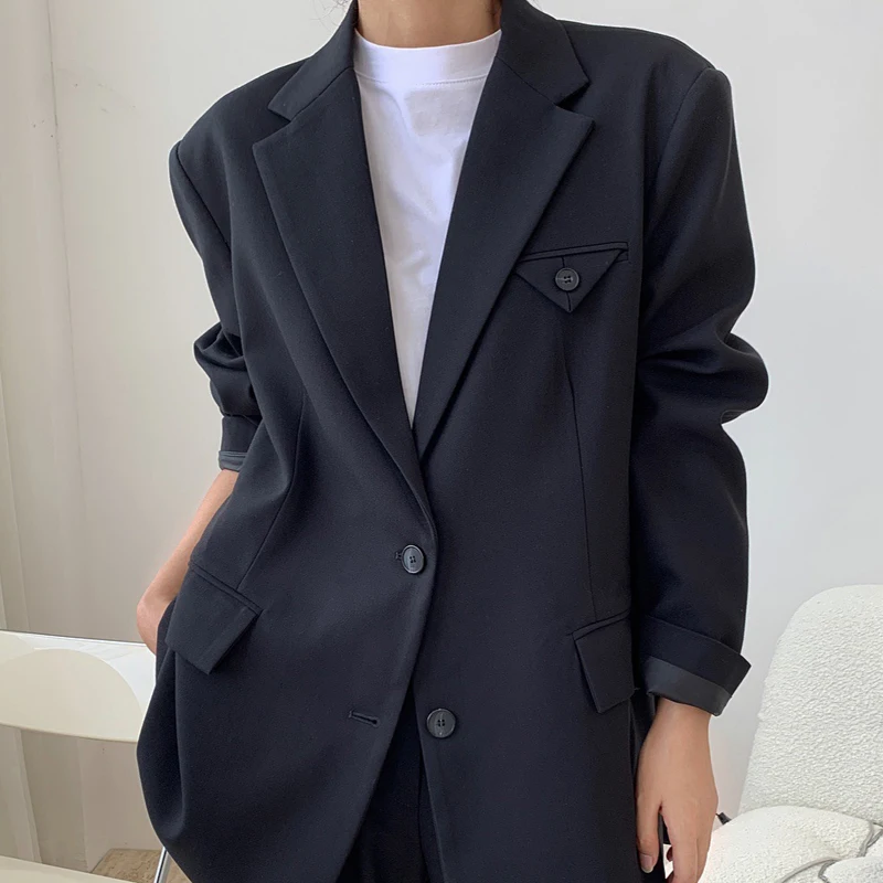 Spring and autumn women's casual solid color single-breasted pocket decoration loose jacket
Spring and autumn women's casual solid color single-breasted pocket decoration loose jacket