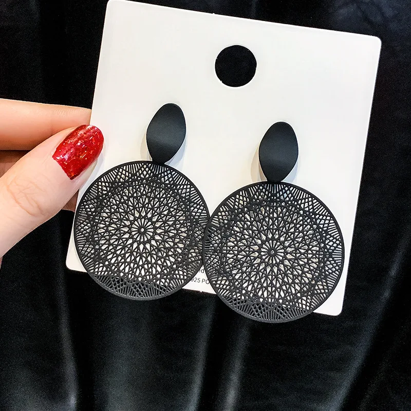 2019 Fashion Luxury Simple Big Round Earrings Women Fashion Korean Style Hollow Mesh Drop Earrings Statement Jewelry
2019 Fashion Luxury Simple Big Round Earrings Women Fashion Korean Style Hollow Mesh Drop Earrings Statement Jewelry