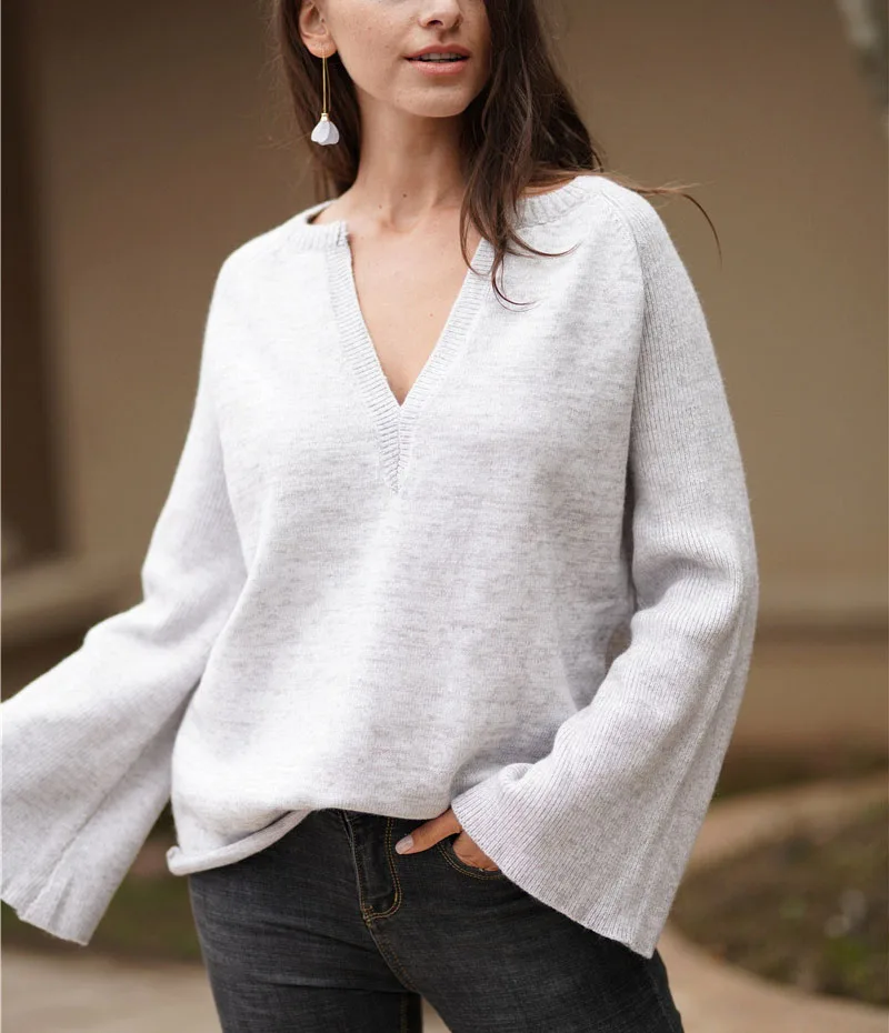 2019 Autumn Women's Sweater Solid Color Pullover temperament commuter V-neck large size loose sweater
2019 Autumn Women's Sweater Solid Color Pullover temperament commuter V-neck large size loose sweater