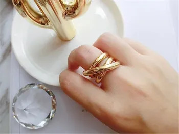SexeMara 2019 New Korean Geometric Simple Multi-layer Hollow Cross Gold Shining Opening Metal Rings for Women Girls Gifts Party 
SexeMara 2019 New Korean Geometric Simple Multi-layer Hollow Cross Gold Shining Opening Metal Rings for Women Girls Gifts Party
