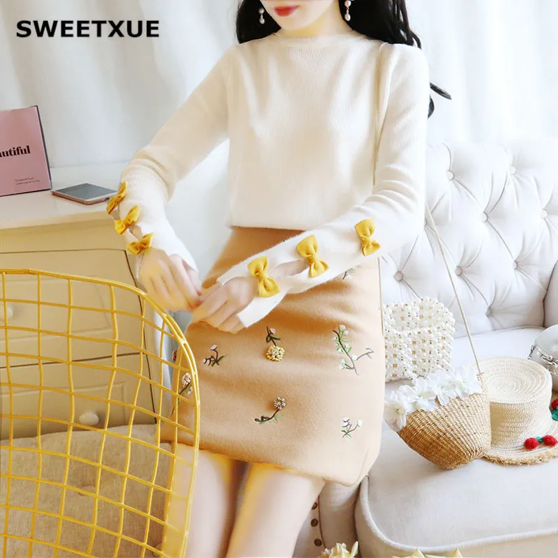 SWEETXUE Casual Simple Suit Solid Color Round Neck Bow Knit Top Woolen Embroidery Mini Skirt 2019 Autumn Women 2 Piece Set
SWEETXUE Casual Simple Suit Solid Color Round Neck Bow Knit Top Woolen Embroidery Mini Skirt 2019 Autumn Women 2 Piece Set