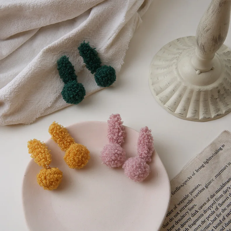 2019 Cute Lamb Velvet Ball Dangle Earrings for Women Colorful Autumn and Winter Sweet Drop Earrings Jewelry Accessory Wholesale
2019 Cute Lamb Velvet Ball Dangle Earrings for Women Colorful Autumn and Winter Sweet Drop Earrings Jewelry Accessory Wholesale