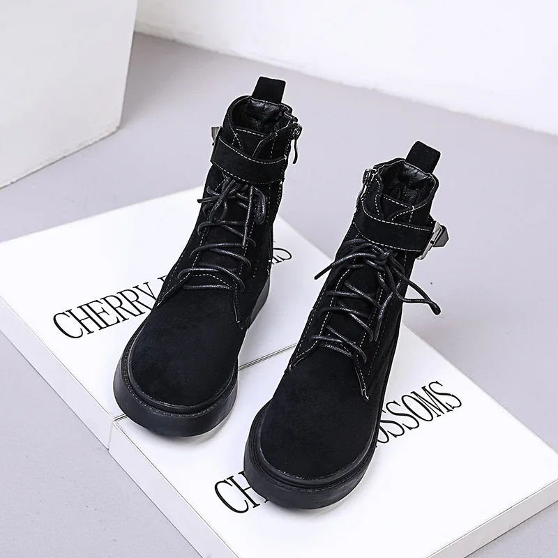 Booties female 2019 autumn and winter new style with Martin boots thick thick with wild waterproof platform boots
Booties female 2019 autumn and winter new style with Martin boots thick thick with wild waterproof platform boots