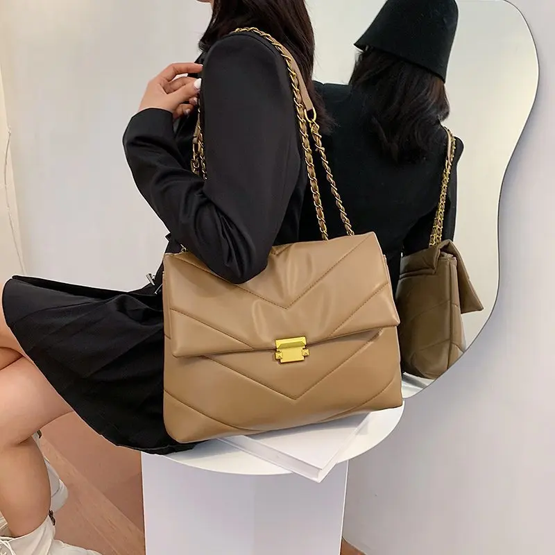 Women New Chain Elegant Bag Large Capacity Flap Fashionable Bags for Ladies 2020 Gifts Party Pu Zipper Bags Crossbody for Women
Women New Chain Elegant Bag Large Capacity Flap Fashionable Bags for Ladies 2020 Gifts Party Pu Zipper Bags Crossbody for Women