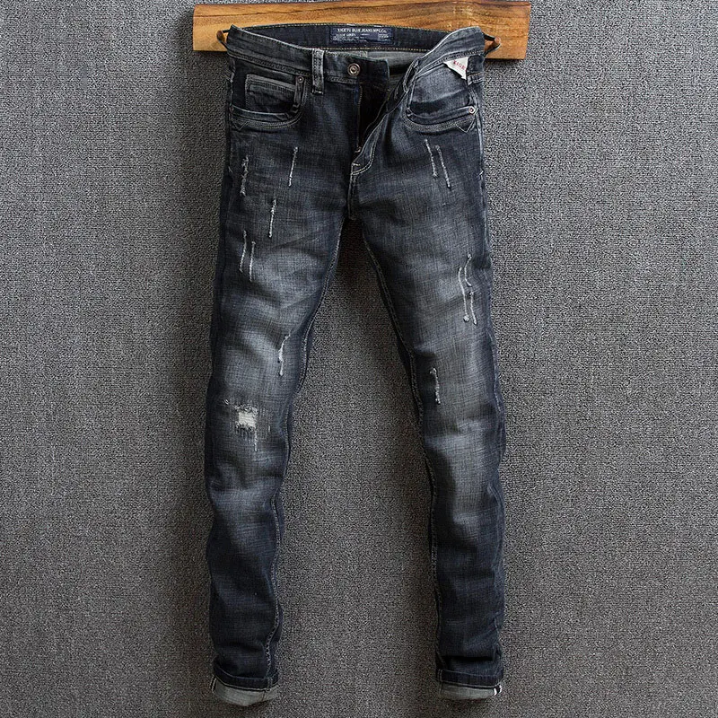 Italian Vintage Style Fashion Men Jeans Black Blue Color Slim Fit Ripped Jeans Men Top Quality Streetwear Hip Hop Designer Jeans
Italian Vintage Style Fashion Men Jeans Black Blue Color Slim Fit Ripped Jeans Men Top Quality Streetwear Hip Hop Designer Jeans