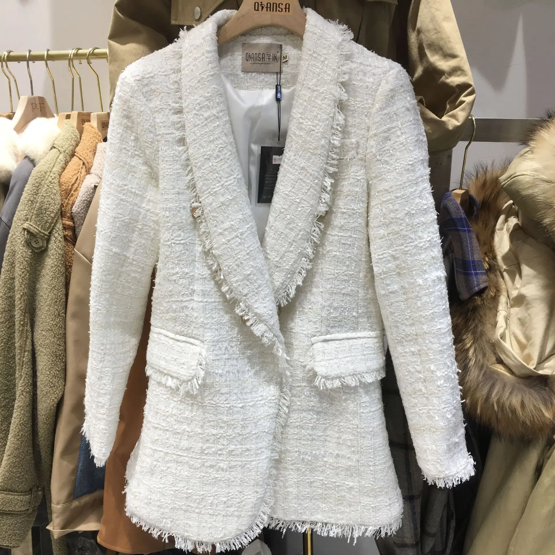 Ozhouzhan Big Brand Debutante Elegant Tassels Tweed Weaving Waist Hugging Slimming Graceful Suit Collar Coat
Ozhouzhan Big Brand Debutante Elegant Tassels Tweed Weaving Waist Hugging Slimming Graceful Suit Collar Coat