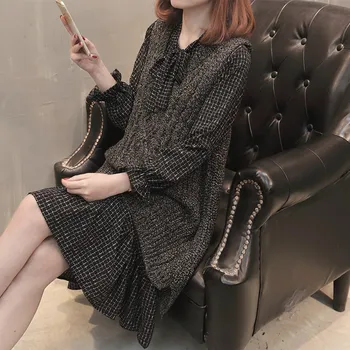 Korean version of the new autumn maternity dress sweater jacket vest pregnant women plaid dress inside two sets
Korean version of the new autumn maternity dress sweater jacket vest pregnant women plaid dress inside two sets