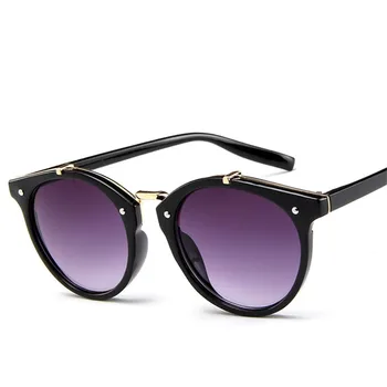 Fashion Style Elegant Vintage Rivets Women Sunglasses Candy Color Luxury UV400 Female Feminino Classic Outdoor Travel Glasses 
Fashion Style Elegant Vintage Rivets Women Sunglasses Candy Color Luxury UV400 Female Feminino Classic Outdoor Travel Glasses