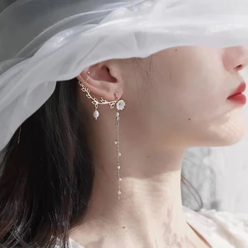 Asymmetry Flower Leaf Long Tassel Pearl Earrings 2020 New Style Temperament 2 IN 1 One-piece Earrings Ear bone clip Ear Jewelry
Asymmetry Flower Leaf Long Tassel Pearl Earrings 2020 New Style Temperament 2 IN 1 One-piece Earrings Ear bone clip Ear Jewelry