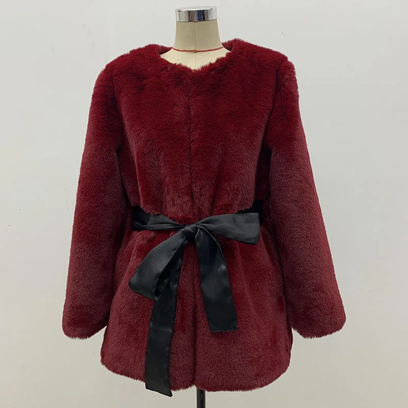 HJQJLJLS 2021 Winter New Korean Sweet Women Super Soft Faux Rabbit Fur Coat Female Warm O-neck Long Sleeve Fake Fur Jacket
HJQJLJLS 2021 Winter New Korean Sweet Women Super Soft Faux Rabbit Fur Coat Female Warm O-neck Long Sleeve Fake Fur Jacket