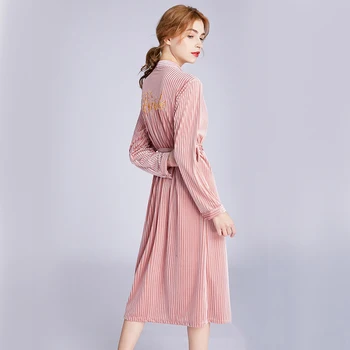 Exquisite Velvet Bride Bridesmaid Wedding Robe Elegant Home Lady Clothing Nightwear Kimono Gown Casual Bathrobe Sleepwear
Exquisite Velvet Bride Bridesmaid Wedding Robe Elegant Home Lady Clothing Nightwear Kimono Gown Casual Bathrobe Sleepwear