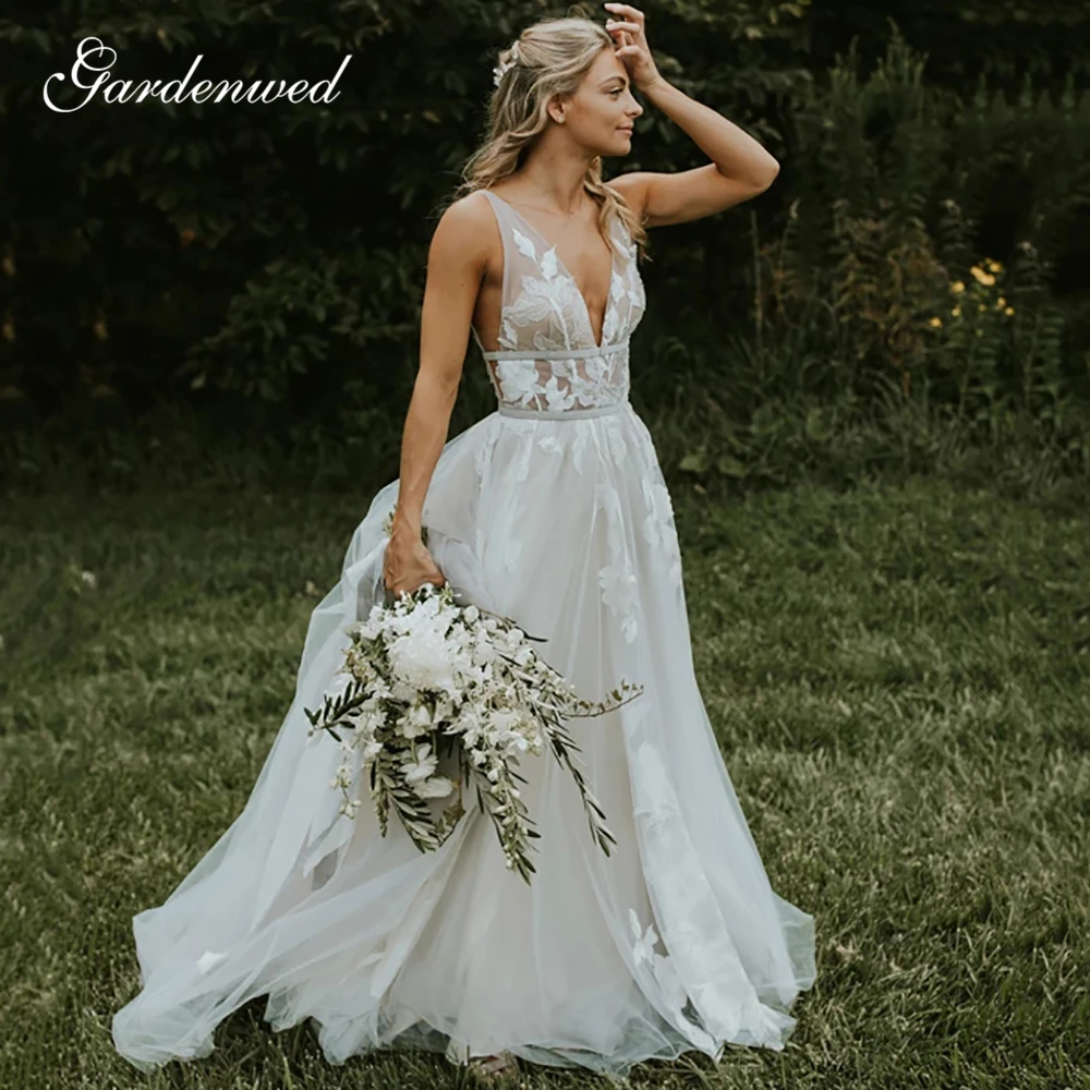 Elegant Lace Appliques Boho Wedding Dresses V Neck Backless A Line Illusion Bride Dresses Open Back Long Tulle Bridal Gowns
Elegant Lace Appliques Boho Wedding Dresses V Neck Backless A Line Illusion Bride Dresses Open Back Long Tulle Bridal Gowns