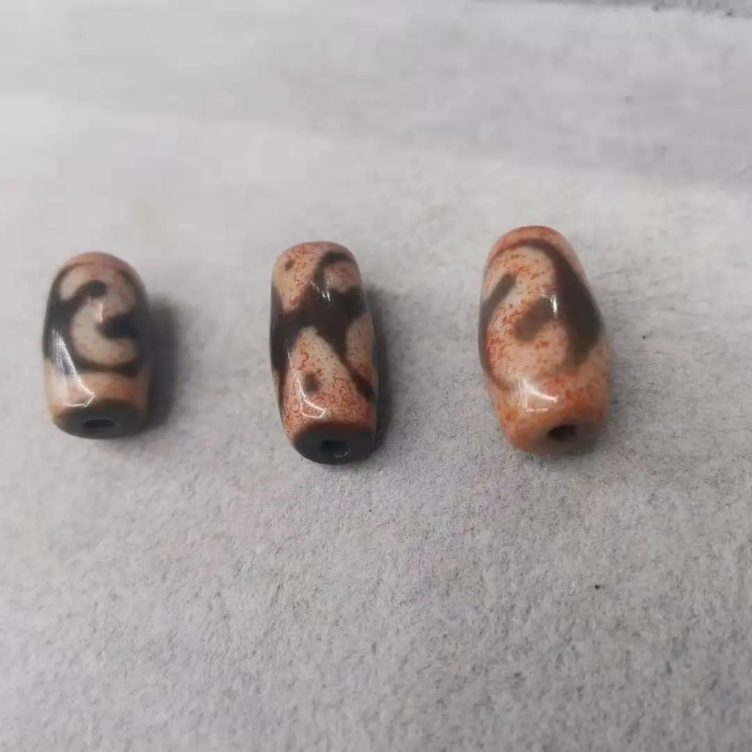 1pcs/lot of natural agate dzi beads with various totem Huya patterns Symbol of wealth Lucky Talisman nique. Huya King Kong Money
1pcs/lot of natural agate dzi beads with various totem Huya patterns Symbol of wealth Lucky Talisman nique. Huya King Kong Money