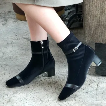 Women's genuine leather velvet thick high heel autumn ankle boots metal buckle comfortbale short booties high quality shoes sale
Women's genuine leather velvet thick high heel autumn ankle boots metal buckle comfortbale short booties high quality shoes sale