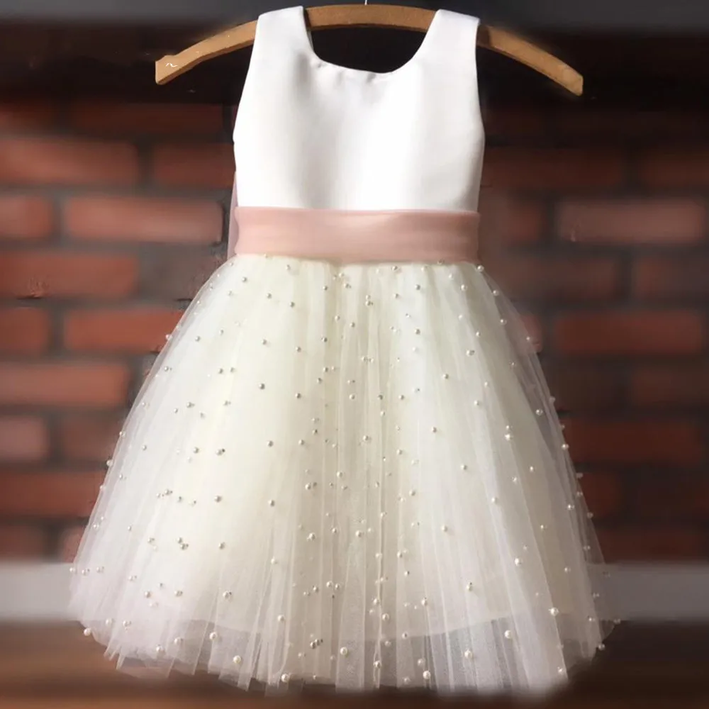 Puffy Ball Gown Communion Dress Kids Pearls Sashes Girl Pageant Dresses Back Bow Knot First Communion Dresses New Year Birthday
Puffy Ball Gown Communion Dress Kids Pearls Sashes Girl Pageant Dresses Back Bow Knot First Communion Dresses New Year Birthday