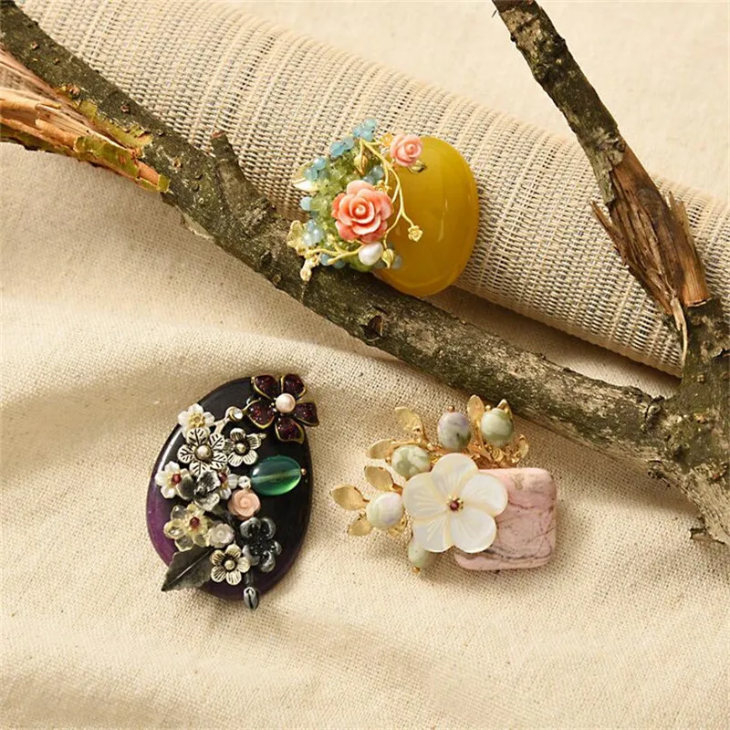 Vintage Women Floral Plant Natural Stone Brooch Pin Shell Fine Jewelry Pendant Handmade High Quality Original Design Accessories
Vintage Women Floral Plant Natural Stone Brooch Pin Shell Fine Jewelry Pendant Handmade High Quality Original Design Accessories