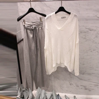 South Korea Dongdaemun 2020 Early Autumn New Fashion Simple Solid Color and V-neck Hollow-out Long-Sleeved Women
South Korea Dongdaemun 2020 Early Autumn New Fashion Simple Solid Color and V-neck Hollow-out Long-Sleeved Women