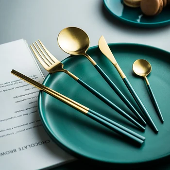 Hot Dark Green Gold stainless steel cutlery set cultery box dinner tableware silverware fork spoon knife sets aparelho de jantar
Hot Dark Green Gold stainless steel cutlery set cultery box dinner tableware silverware fork spoon knife sets aparelho de jantar