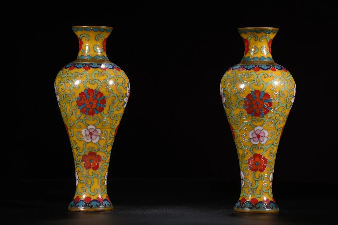 8”Tibet Temple Collection Old Bronze Cloisonne Enamel Tangled branches Lotus Pattern Plum blossom Vase A pair Ornaments
8”Tibet Temple Collection Old Bronze Cloisonne Enamel Tangled branches Lotus Pattern Plum blossom Vase A pair Ornaments