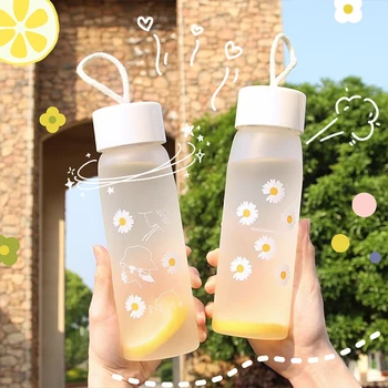 Ins Simple Fashion Small Daisy Water Bottles Summer Portable Leakproof Frosted Glass Cup Cute Water Bottle For Girls With Rope
Ins Simple Fashion Small Daisy Water Bottles Summer Portable Leakproof Frosted Glass Cup Cute Water Bottle For Girls With Rope