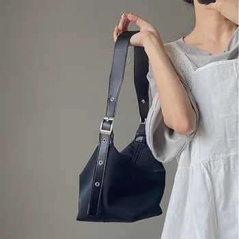 Fashion women small bag bucket nylon girl messenger shoulder bag cross body zipper female vintage cute bag candy color h25
Fashion women small bag bucket nylon girl messenger shoulder bag cross body zipper female vintage cute bag candy color h25
