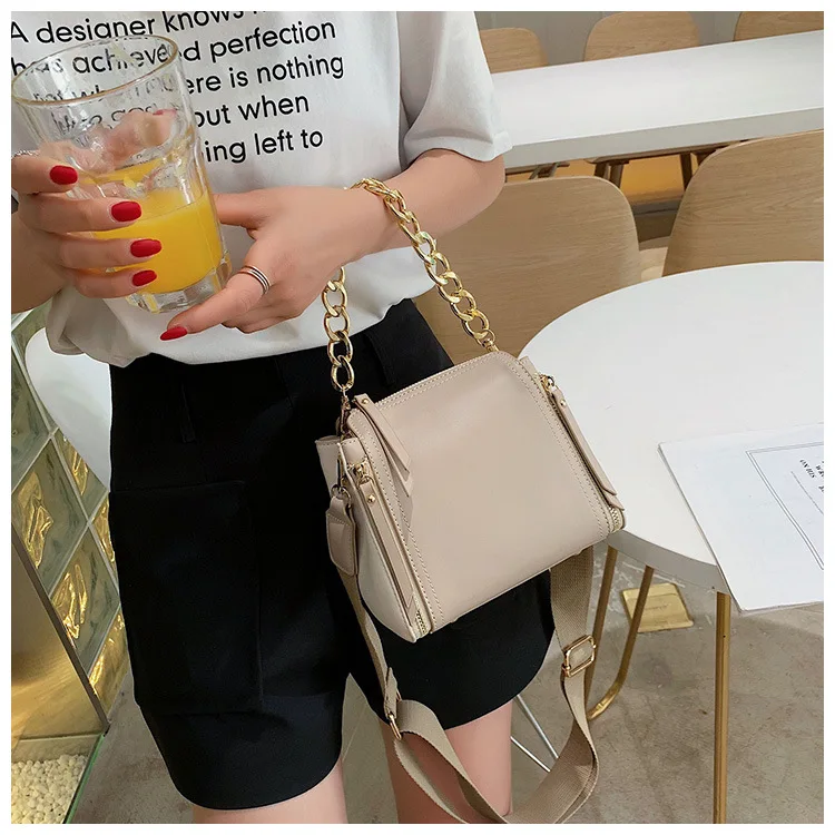 2019 new fashion casual shoulder diagonal bag simple Joker trend handbag bucket bag
2019 new fashion casual shoulder diagonal bag simple Joker trend handbag bucket bag