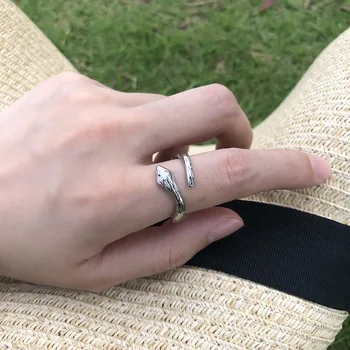 geometric concave and convex hand act the role of female personality punk serpentine three-dimensional carving ring
geometric concave and convex hand act the role of female personality punk serpentine three-dimensional carving ring