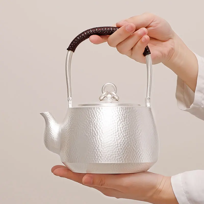 Sterling silver kettle handmade 925large-capacity teapot lifter teapot Japanese tea ceremony tea set silver pot
Sterling silver kettle handmade 925large-capacity teapot lifter teapot Japanese tea ceremony tea set silver pot