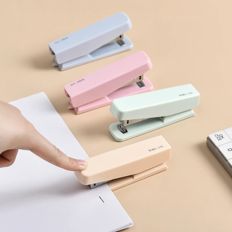 Xiaomi Solid-color Portable Mini Stapler Set 1000 Staples 10# Stationery Office Binding Tools School Binding Teacher Gift F146
Xiaomi Solid-color Portable Mini Stapler Set 1000 Staples 10# Stationery Office Binding Tools School Binding Teacher Gift F146