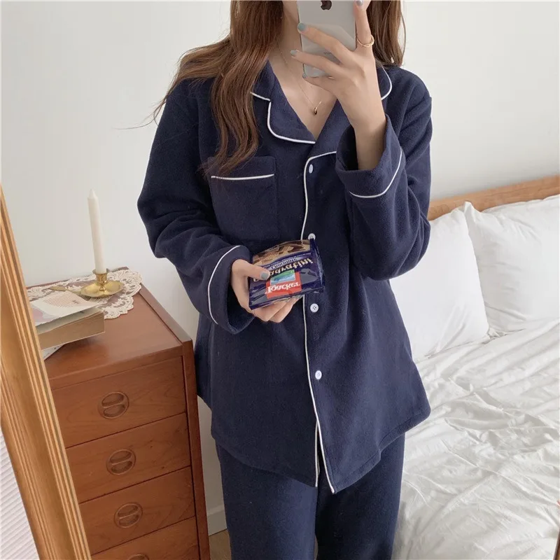 2020 Winter New Thick Plush Warmth Pyjamas for Women Brushed Long-sleeved Cardigan Women's Home Clothes Two-piece Suit Sleepwear
2020 Winter New Thick Plush Warmth Pyjamas for Women Brushed Long-sleeved Cardigan Women's Home Clothes Two-piece Suit Sleepwear