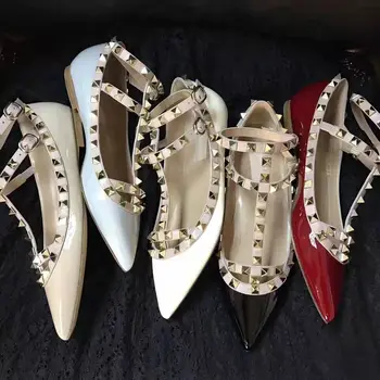 Women Sandals Flat Shoes Classic Brand V Right Logo Women's Sandals Real Leather Rivets Women Wedding Shoes Pointed Toe 34-43
Women Sandals Flat Shoes Classic Brand V Right Logo Women's Sandals Real Leather Rivets Women Wedding Shoes Pointed Toe 34-43