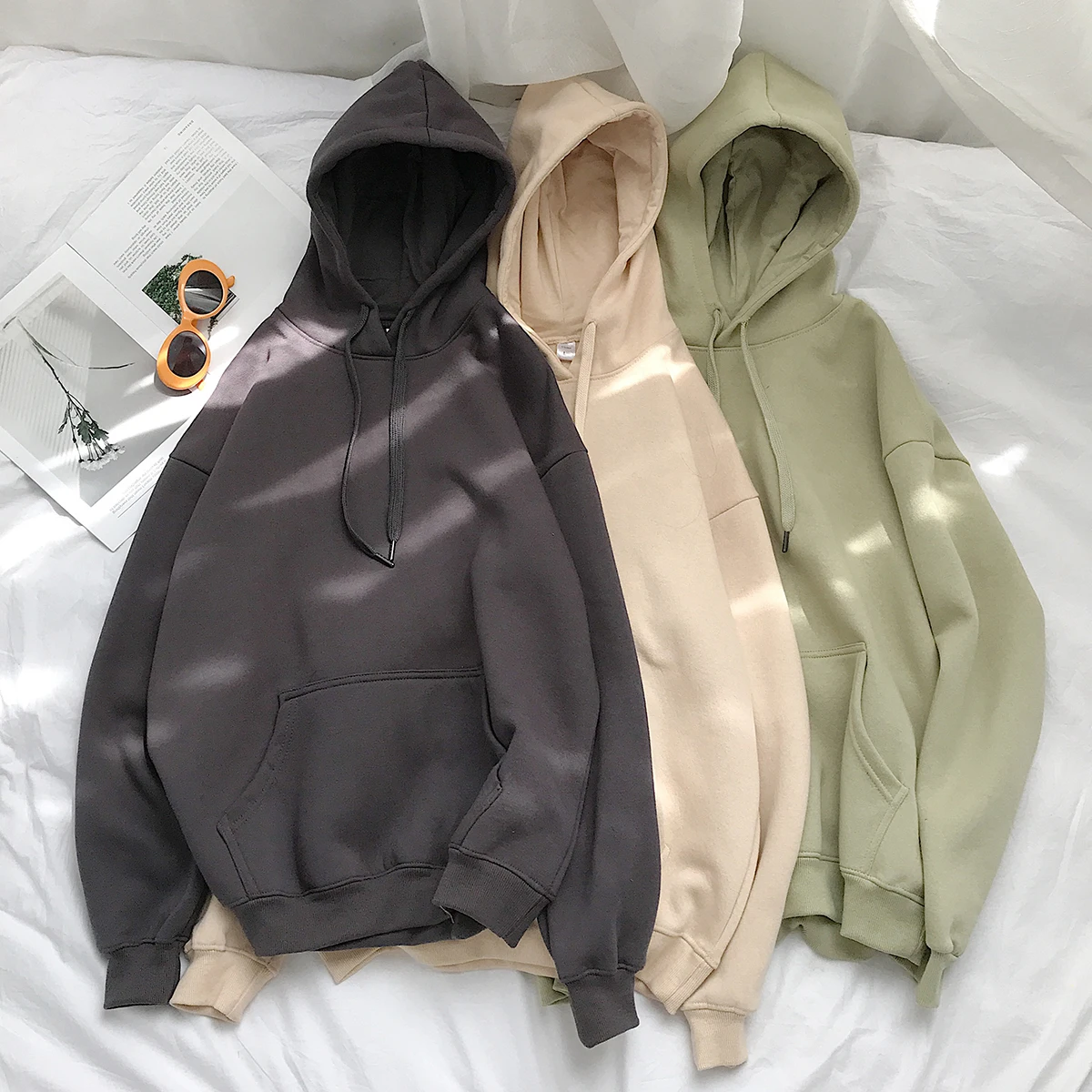 Sudaderas con capucha de 12 colores, de color liso, para mujer, color coreano, 2020 algodón, cálidas y de gran tamaño
Sudaderas con capucha de 12 colores, de color liso, para mujer, color coreano, 2020 algodón, cálidas y de gran tamaño
