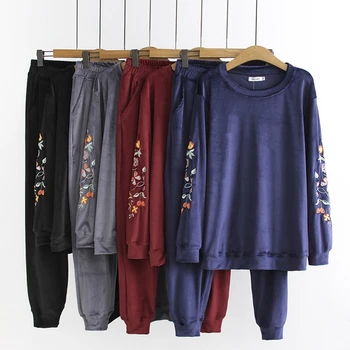 Plus Size Women's Set Wear Autumn Winter Velvet Floral Embroidery Top + Pants Two Pieces
Plus Size Women's Set Wear Autumn Winter Velvet Floral Embroidery Top + Pants Two Pieces