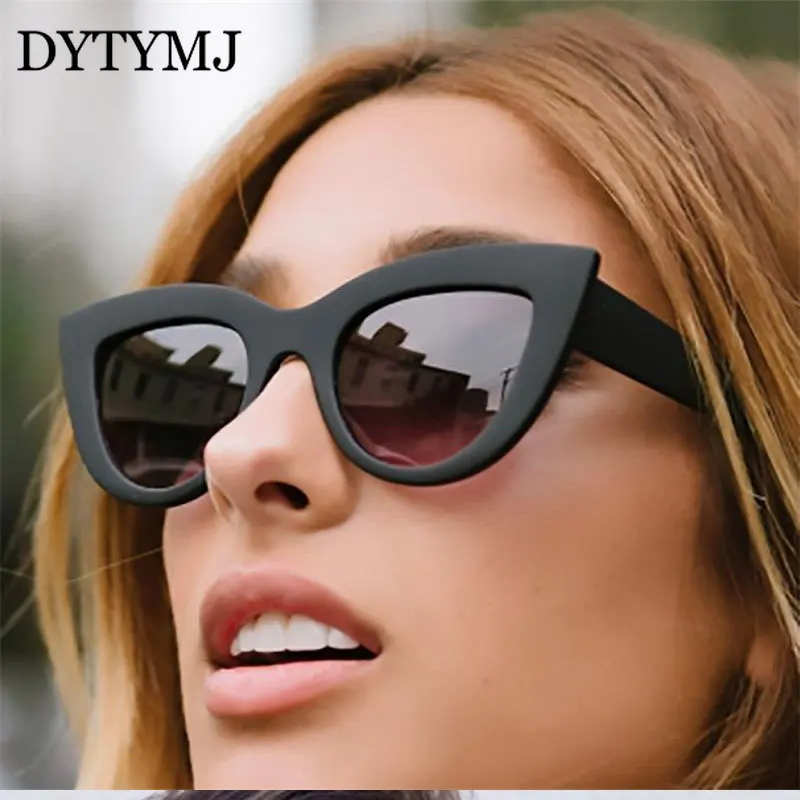 DYTYMJ 2020 Small Cat Eye Sunglasses Women Brand Designer Glasses Cat Eye Shade for Women Vintage Glasses Mirror Gafas De Sol
DYTYMJ 2020 Small Cat Eye Sunglasses Women Brand Designer Glasses Cat Eye Shade for Women Vintage Glasses Mirror Gafas De Sol