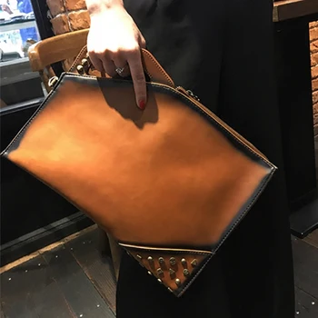 Large size women Handbag high quality personality retro envelope bag fashion rivet Shoulder Messenger Bag brown color Clutch bag
Large size women Handbag high quality personality retro envelope bag fashion rivet Shoulder Messenger Bag brown color Clutch bag
