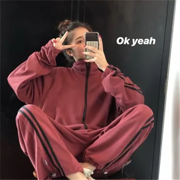 Red Wine Long Sleeve Sports Basic Hip Hop Casual Women Suits Loose Zipper Top Straight Track Pants 2 Piece Set 2020 Spring D798
Red Wine Long Sleeve Sports Basic Hip Hop Casual Women Suits Loose Zipper Top Straight Track Pants 2 Piece Set 2020 Spring D798