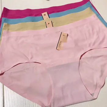 2020 spring and summer new European and American solid color one-piece seamless middle waist simple ladies' briefs
2020 spring and summer new European and American solid color one-piece seamless middle waist simple ladies' briefs