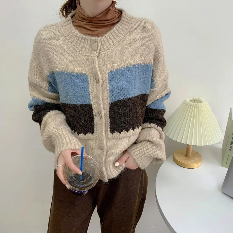 Korean Contrast Stitching Single Breasted Cardigan Sweater Women's 2021 New Loose And Thin Long Sleeve Cardigan Fashion Em*
Korean Contrast Stitching Single Breasted Cardigan Sweater Women's 2021 New Loose And Thin Long Sleeve Cardigan Fashion Em*