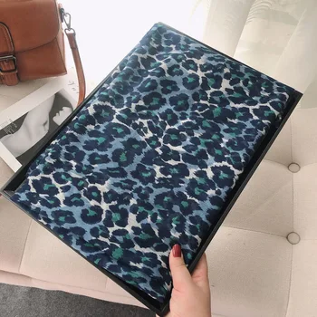 2020 Large leopard Shawls and wraps foulard femme women spring fashion design long green printed scarf bufanda mujer
2020 Large leopard Shawls and wraps foulard femme women spring fashion design long green printed scarf bufanda mujer