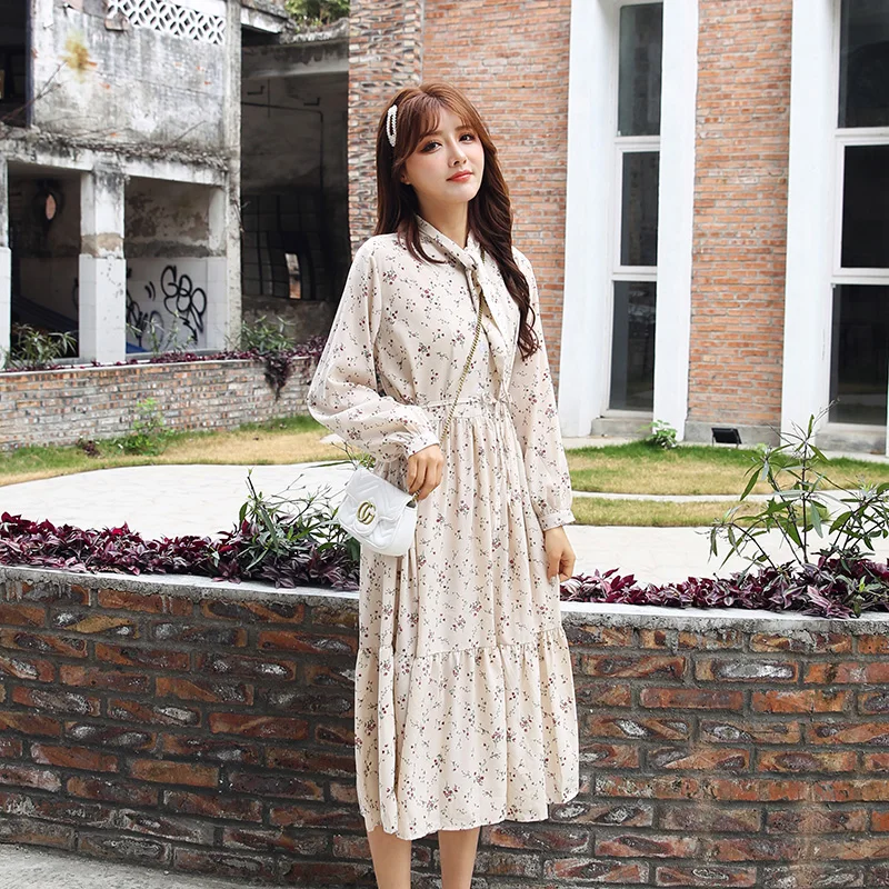 Kroean Retro Floral Print Boho Dress Summer Short Sleeve Elegant Dress 2020 Spring Chiffon A Line Party Ladies Dresses
Kroean Retro Floral Print Boho Dress Summer Short Sleeve Elegant Dress 2020 Spring Chiffon A Line Party Ladies Dresses