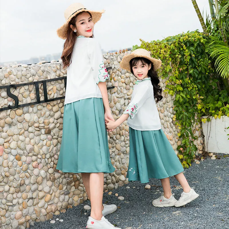Hanfu Mother Daughter Dresses Cute Flower T-shirt and Skirt Mom Kids Wedding Dress Family Matching Outfits Women Children Suits
Hanfu Mother Daughter Dresses Cute Flower T-shirt and Skirt Mom Kids Wedding Dress Family Matching Outfits Women Children Suits