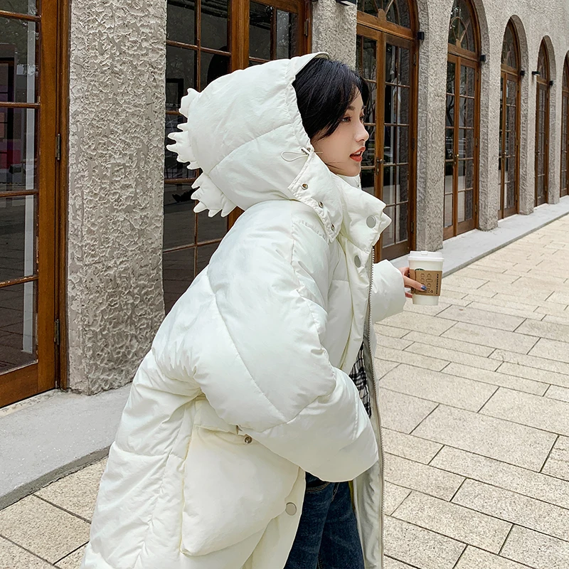 Женская зимняя куртка с капюшоном контрастный цвет средней длины хлопковое