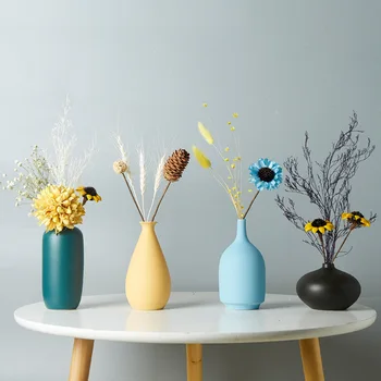 Jingdezhen Ceramic Vase Nordic Simple Small Vase Living Room Flower Container Dining Table TV Cabinet Soft Ceramic Ornament
Jingdezhen Ceramic Vase Nordic Simple Small Vase Living Room Flower Container Dining Table TV Cabinet Soft Ceramic Ornament