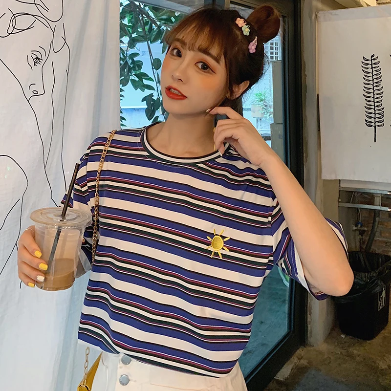 Minuoyi Harajuku T Shirt Women 2020 Summer Loose Striped Sun Moon Graphics Embroidered Short-sleeved T-shirt Vogue Casual Tops
Minuoyi Harajuku T Shirt Women 2020 Summer Loose Striped Sun Moon Graphics Embroidered Short-sleeved T-shirt Vogue Casual Tops