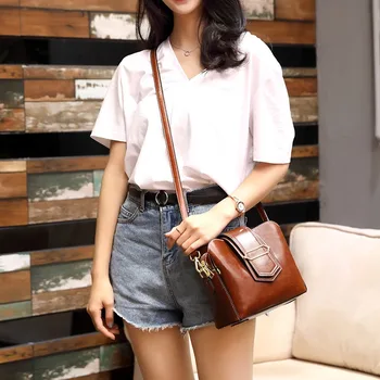 Ladies Shoulder Bag Crossbody Retro Pure Color PU Bucket Bag Handbag Wallet 2020 New Trend women leather handbags
Ladies Shoulder Bag Crossbody Retro Pure Color PU Bucket Bag Handbag Wallet 2020 New Trend women leather handbags