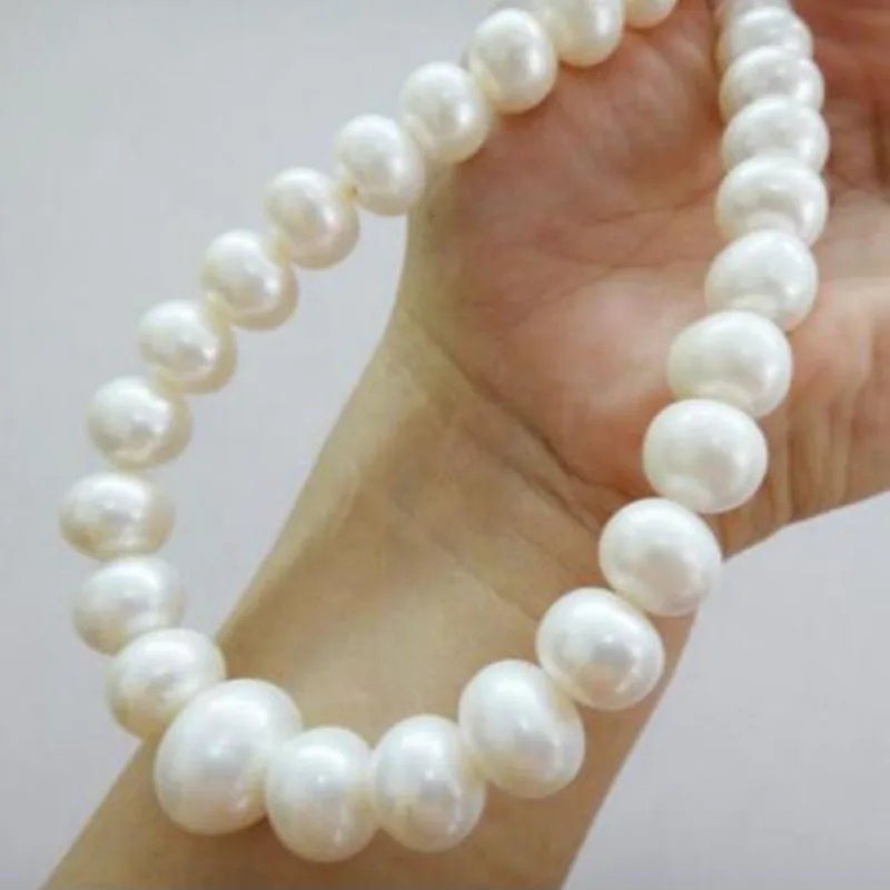 free shipping HOT SELL 12-14 MM NATURAL Freshwater WHITE PEARL NECKLACE 14K GOLD CLASP jj
free shipping HOT SELL 12-14 MM NATURAL Freshwater WHITE PEARL NECKLACE 14K GOLD CLASP jj