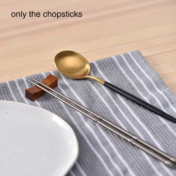1pair Dinner Pure Titanium Home Outdoor Tableware Easy Clean Portable Foldable Chopsticks Non Slip Camping Picnic Hiking Office
1pair Dinner Pure Titanium Home Outdoor Tableware Easy Clean Portable Foldable Chopsticks Non Slip Camping Picnic Hiking Office