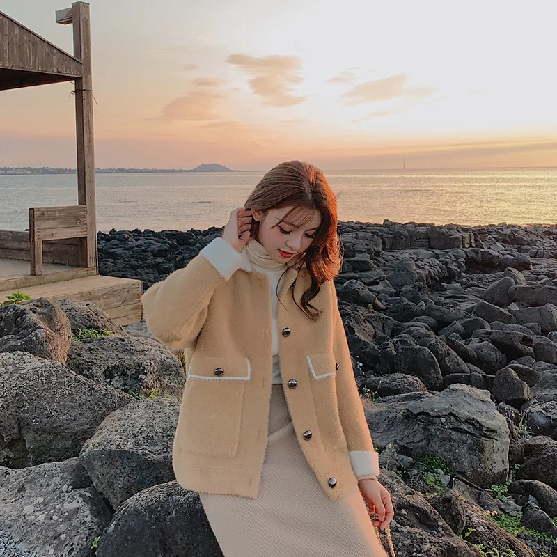 Imitation Mink Velvet Jacket WOMEN'S Sweater Loose Autumn Korean-style Versatile Graceful Plaid Knitted Cardigan
Imitation Mink Velvet Jacket WOMEN'S Sweater Loose Autumn Korean-style Versatile Graceful Plaid Knitted Cardigan