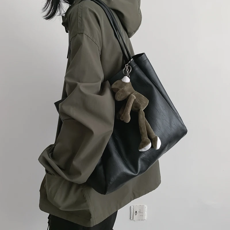 Net red bag female 2020 new tide Hong Kong style student Korean version of the wild single shoulder large capacity 
Net red bag female 2020 new tide Hong Kong style student Korean version of the wild single shoulder large capacity